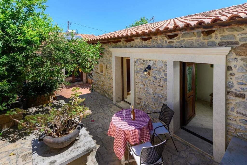 Marigoula House Villa Pombia Buitenkant foto